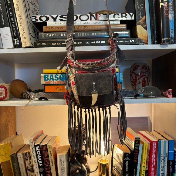 RAJ SUEDE FRINGE BELT BAG - Picture 4 of 5